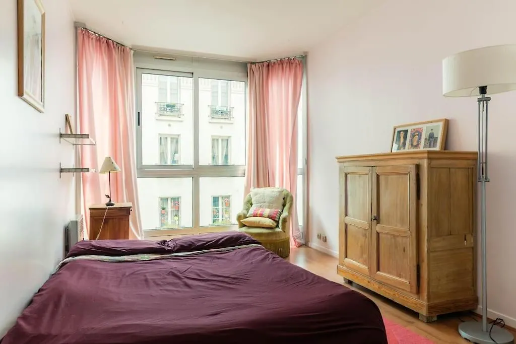 Апартаменты Charmant 3p. Calme, Spacieux Et Lumineux. 90 M2